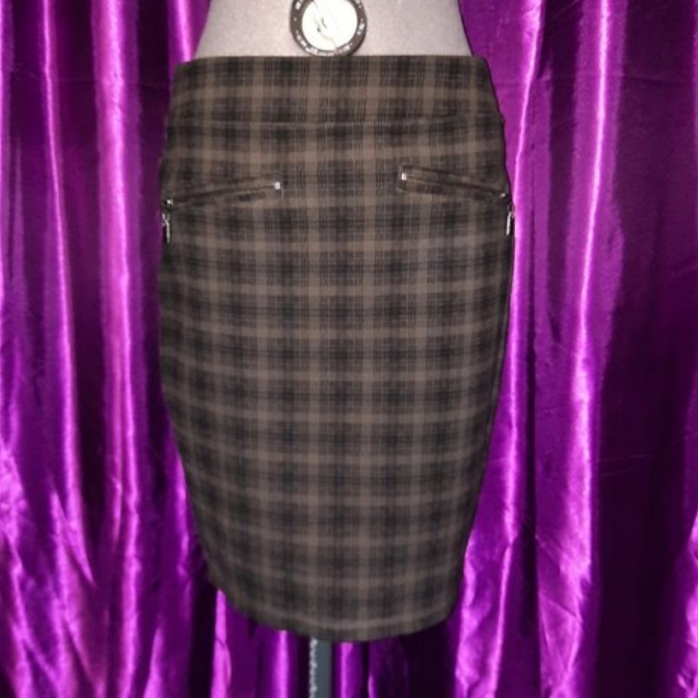 Stretchy black olive skirt by Liverpool Jeans Co.